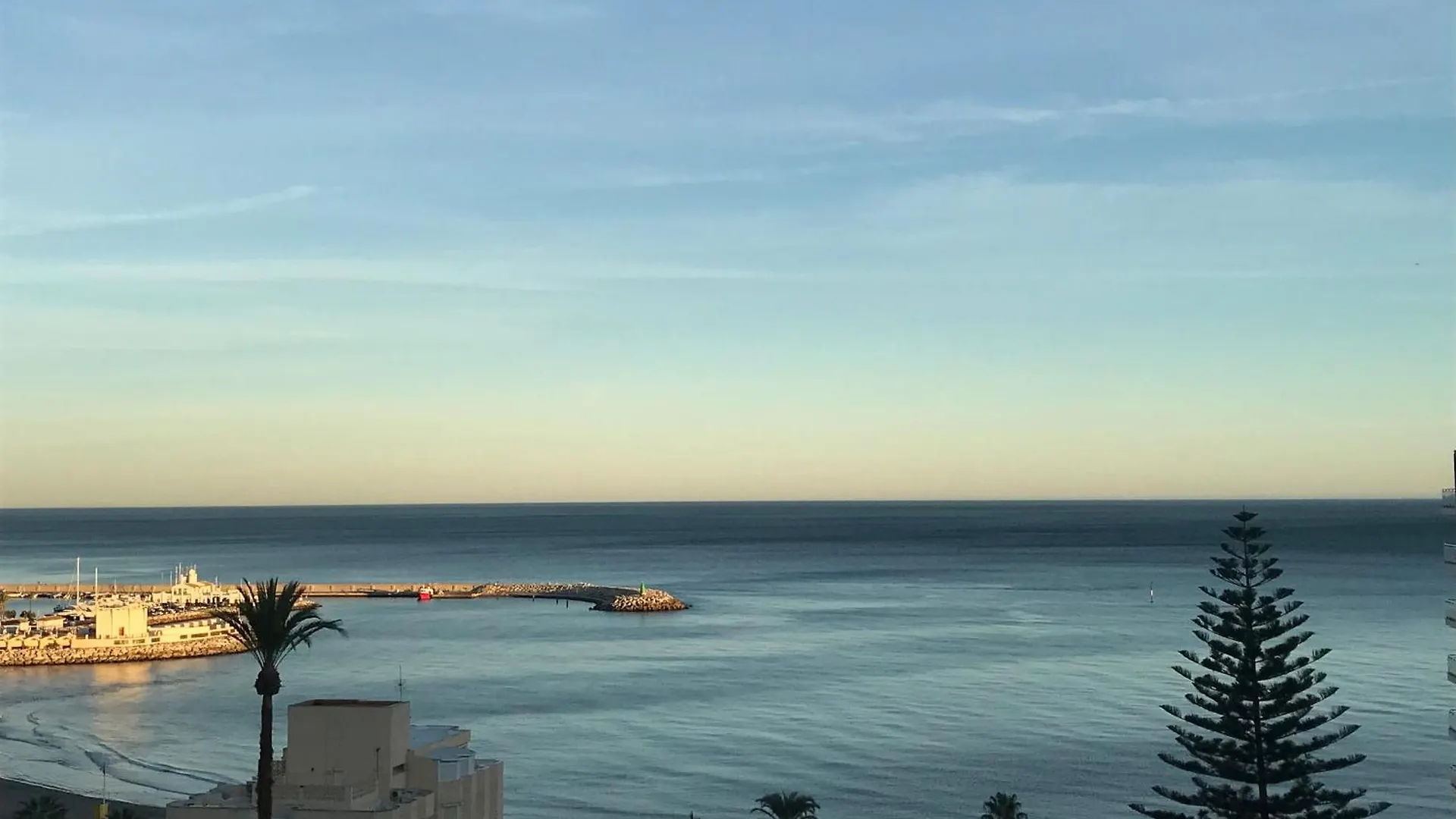 Vistas Al Mar Y Al Puerto Deportivo Apartment Benalmadena
